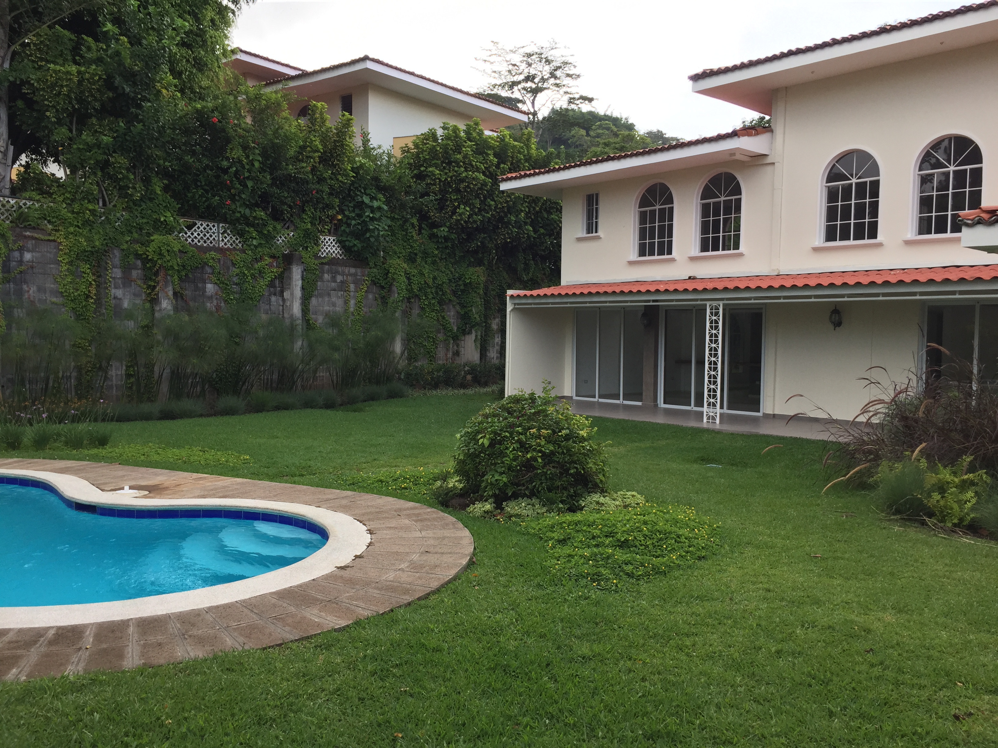 Alquilo casa en Palmira con Piscina