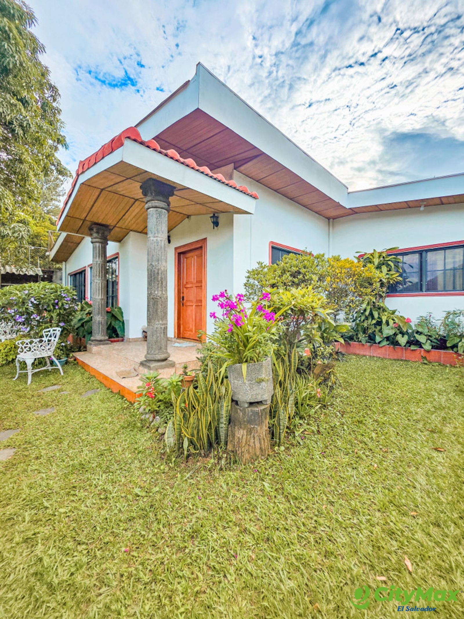 Espectacular casa tipo Quinta en Los Planes de Renderos