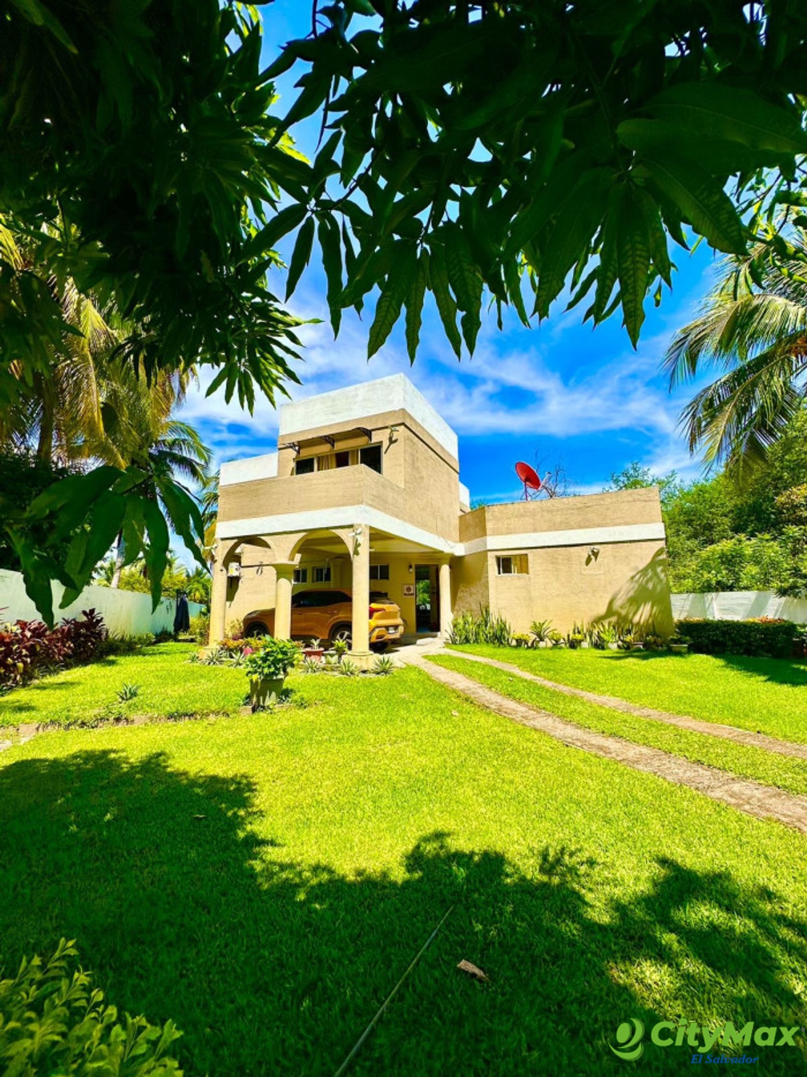 Casa amueblada con muelle propio en la Costa del Sol